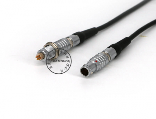 Push-pull connector cable features and applications